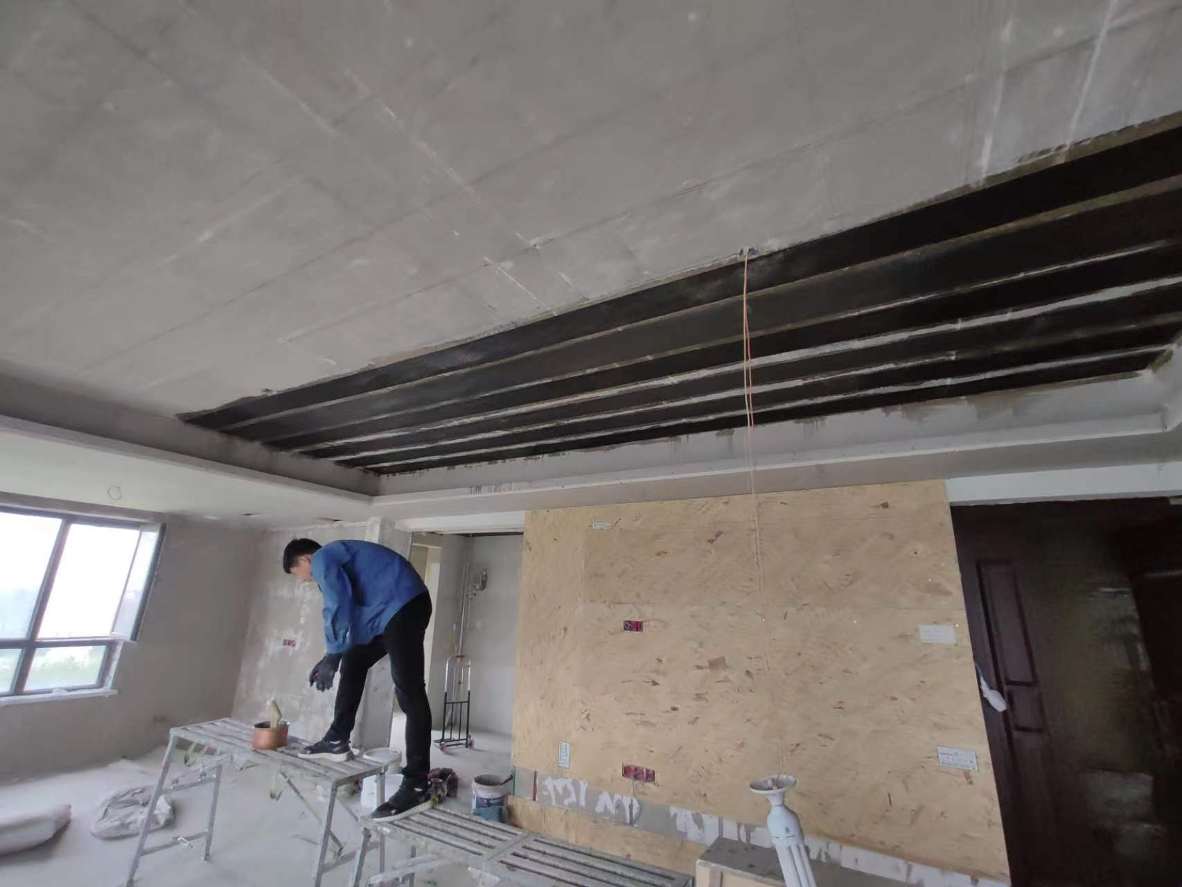 乌兰察布楼板增加承重力时，如何进行加固?